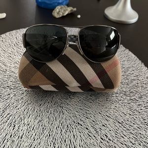Burberry (100% Authentic) Unisex Sunglasses